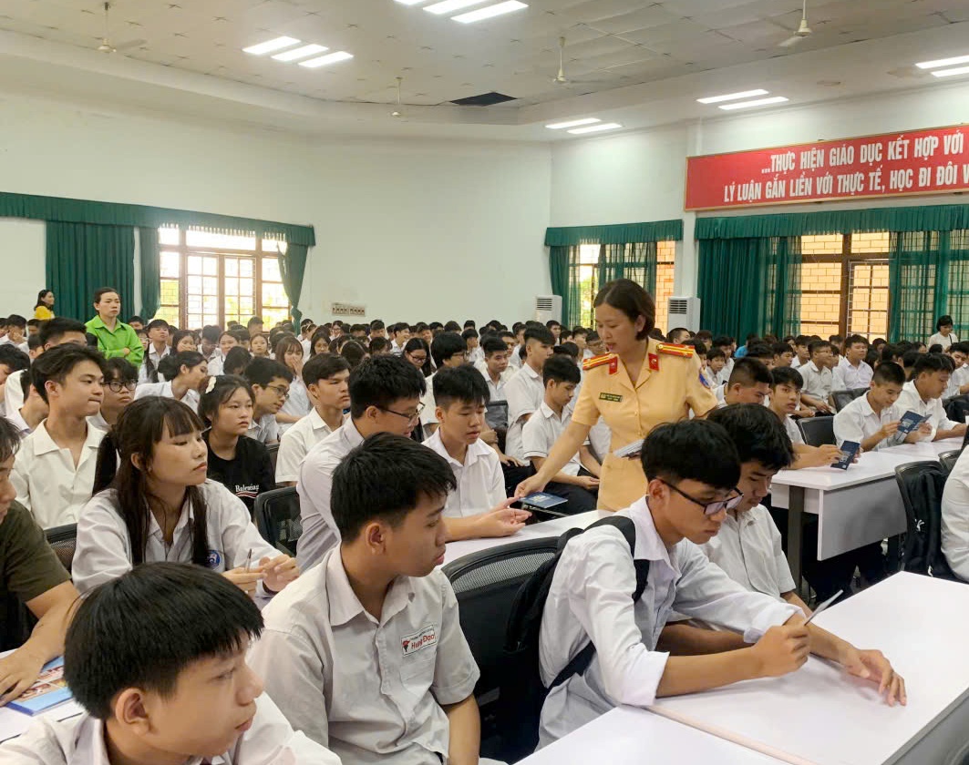 Phòng Cảnh sát giao thông: Đẩy mạnh công tác tuyên truyền an toàn giao thông đến quần chúng nhân dân
